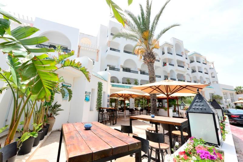 Royal Nozha Hotel